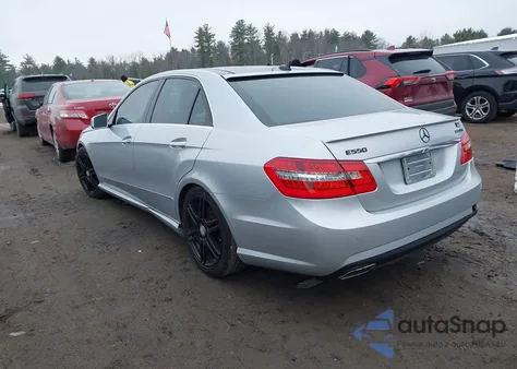 2010 Mercedes-Benz E 550 4Matic из США, поврежденный, VIN WDDHF9AB6AA126287